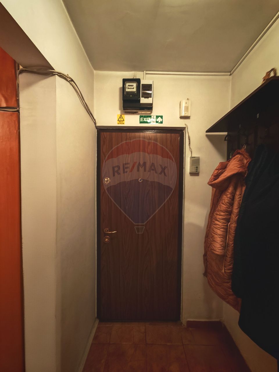 Apartament cu 2 camere -  zona P-ta Resita