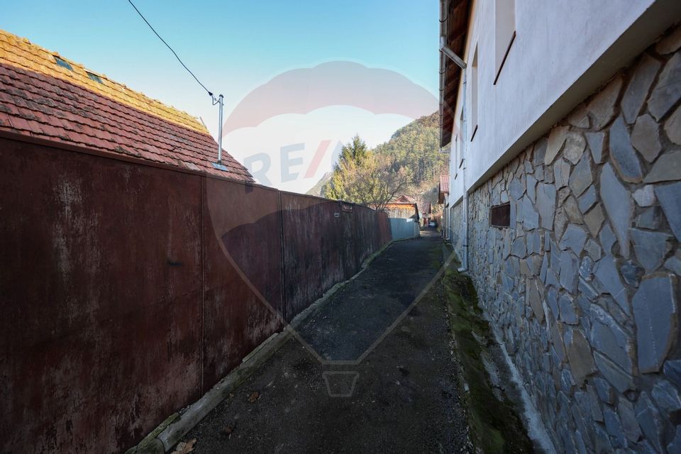 Casă cu 1 camera de vânzare în zona Centrul Istoric