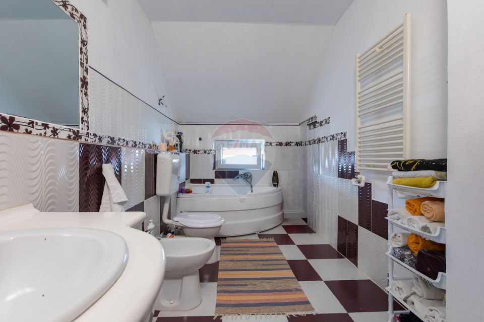 Casă / Vilă 4 camere de vânzare – Comuna Măgura, Str. Salcâmului