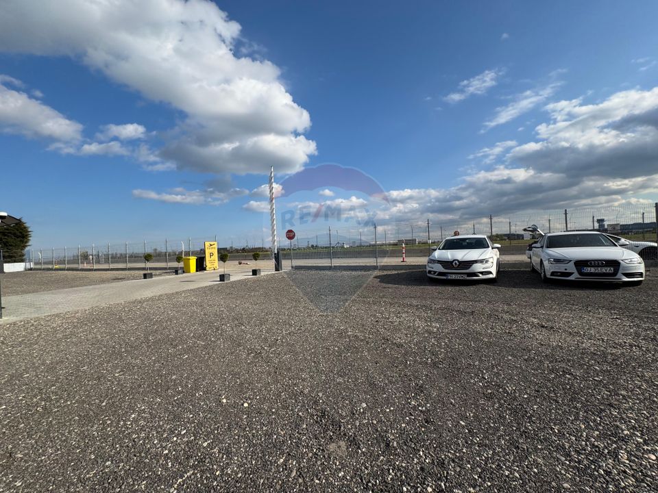 Presentation of Land for Sale – Mixed Area of Housing and Services