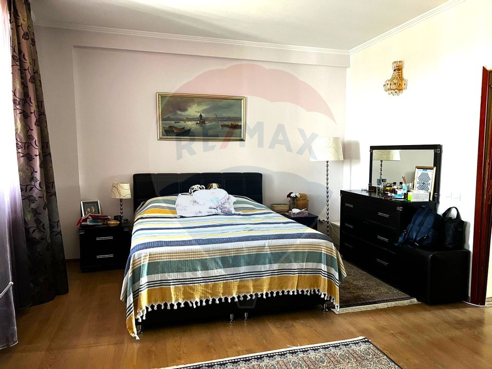 Apartament cu 6 camere de vânzare în zona Fundeni