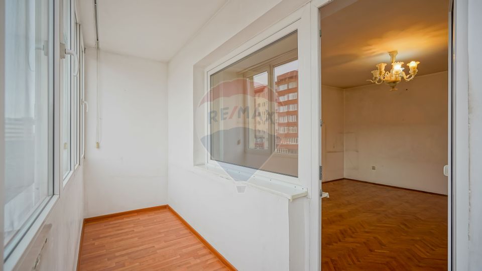 Apartament decomandat cu 2 camere de vânzare în zona Judetean!
