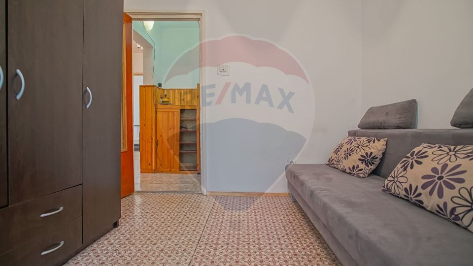 Apartament cu 4 camere de vânzare în zona Racadau