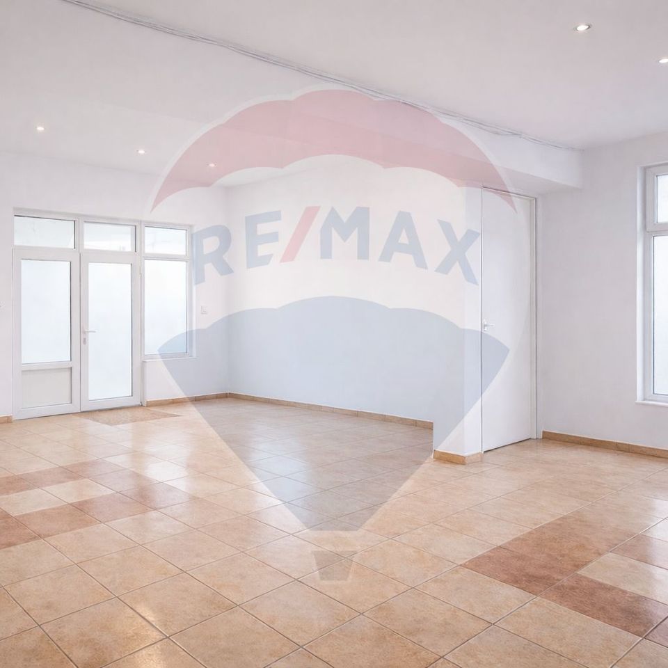 90sq.m Commercial Space for rent, Independentei area