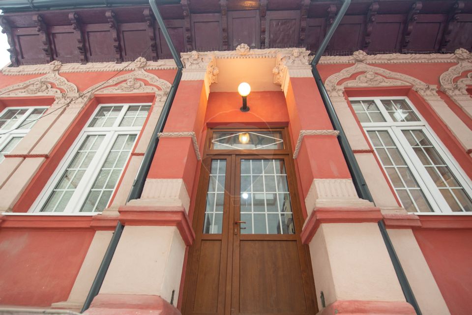 Vila interbelica cu 6 camere de vanzare, 99 mpu, Parc Cismigiu