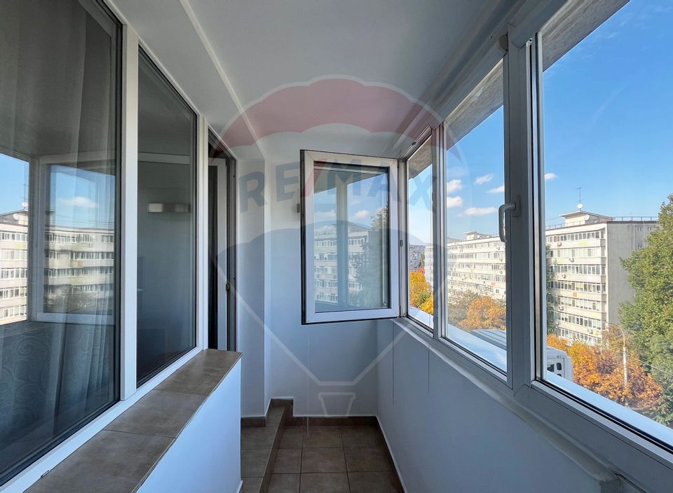 Vanzare apartament spatios,  3 camere - Metrou 1Mai