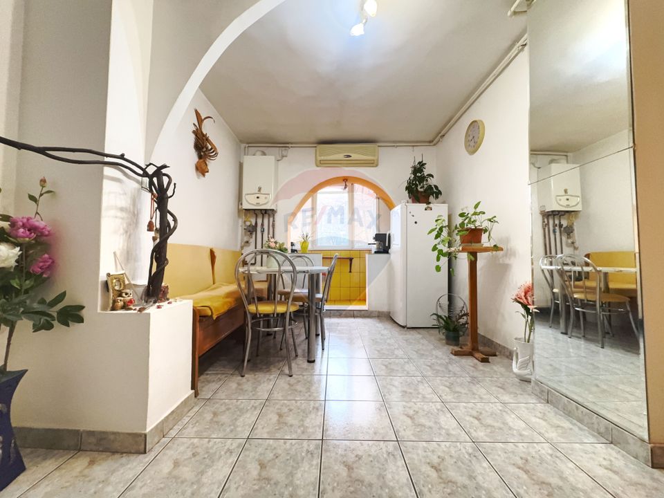 3 camere Complet decomandat  Aradului-Vest Etaj intermediar