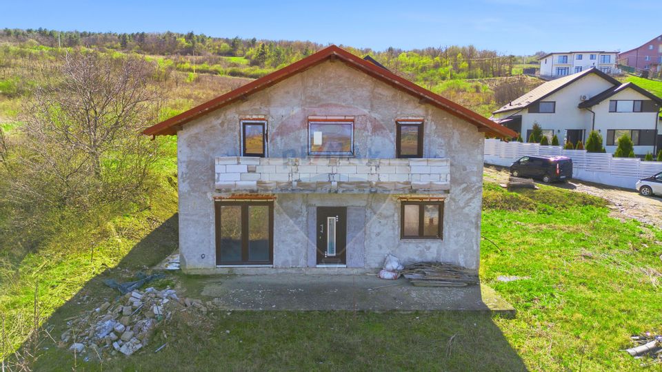 5 room House / Villa for sale