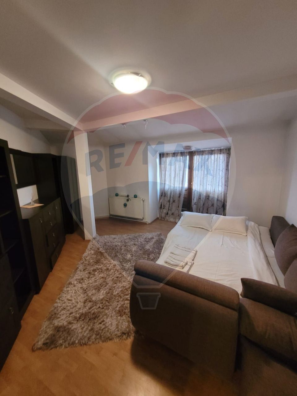 Apartament cu 5 camere de închiriat în zona Vasile Aaron