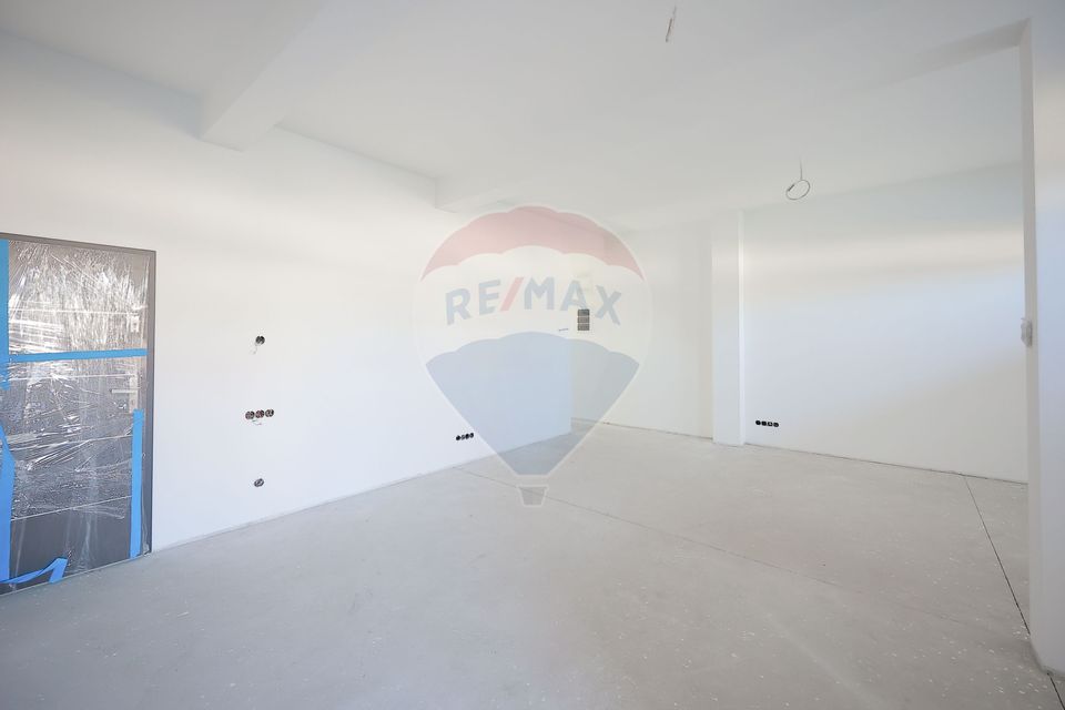90sq.m Commercial Space for sale, Central area