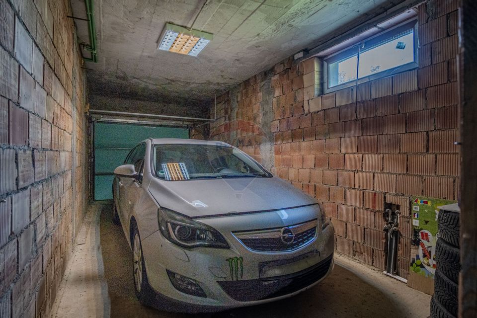 Casa de vanzare 7 camere | CURTE 953 mp | Colonia 1 Mai | COMISION 0 |