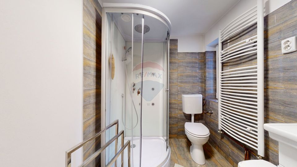 Casă / Vilă cu 9 camere de vânzare în zona Valea Cerbului comision 0%