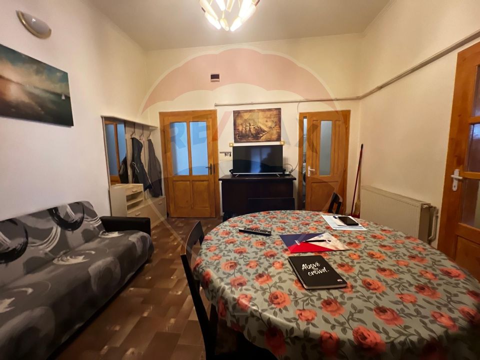 3 room Apartment for sale, Podgoria area