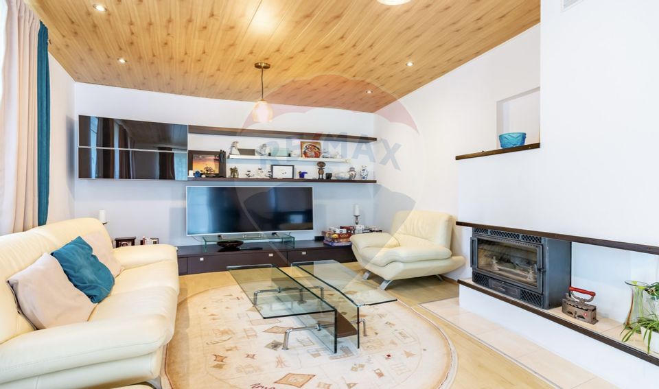 Casă / Vilă in Corbeanca, langa lac, zona exclusivista