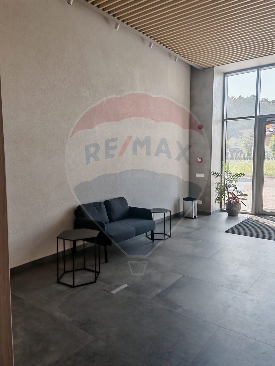 Spațiu de birouri  spre vânzare cu terasă - Mănăstur