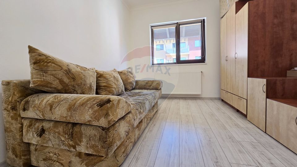 Apartament cu 3 camere de vânzare, 2 locuri de parcare, Floresti