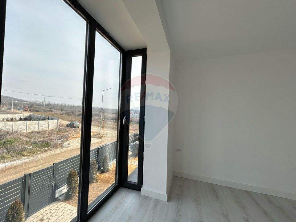 Casă / Vilă cu 5 camere de vânzare