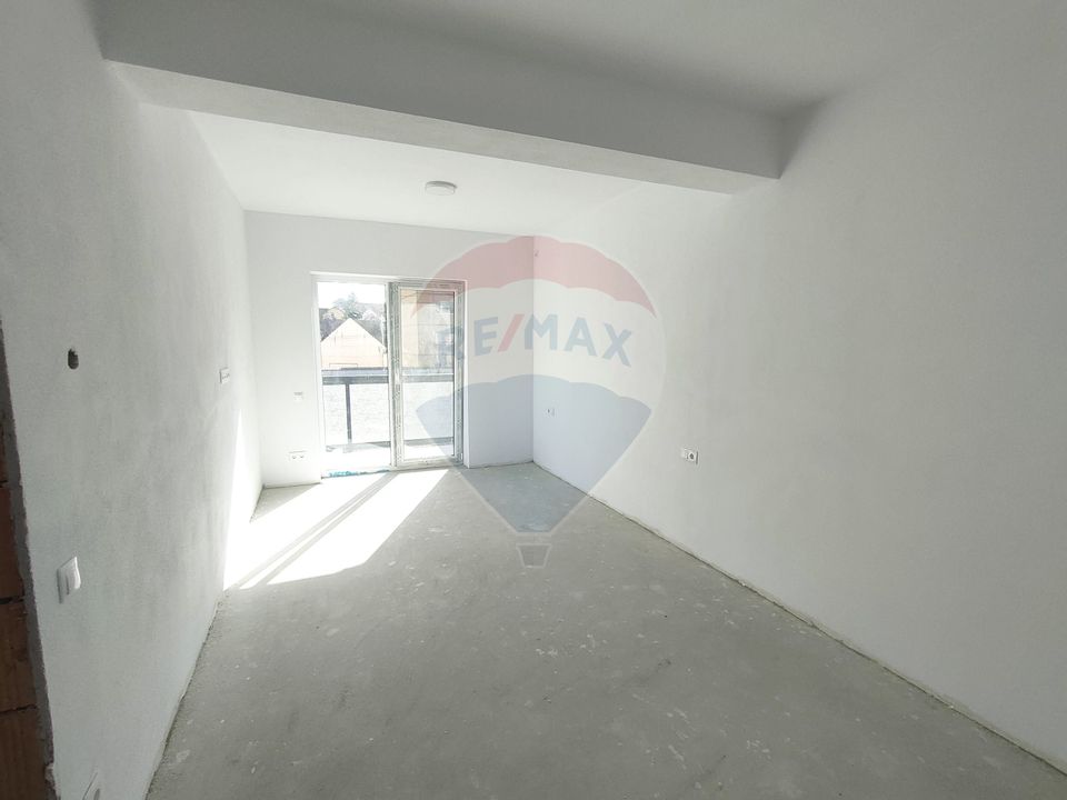 Casă cu 3 camere de vânzare în zona Turnisor