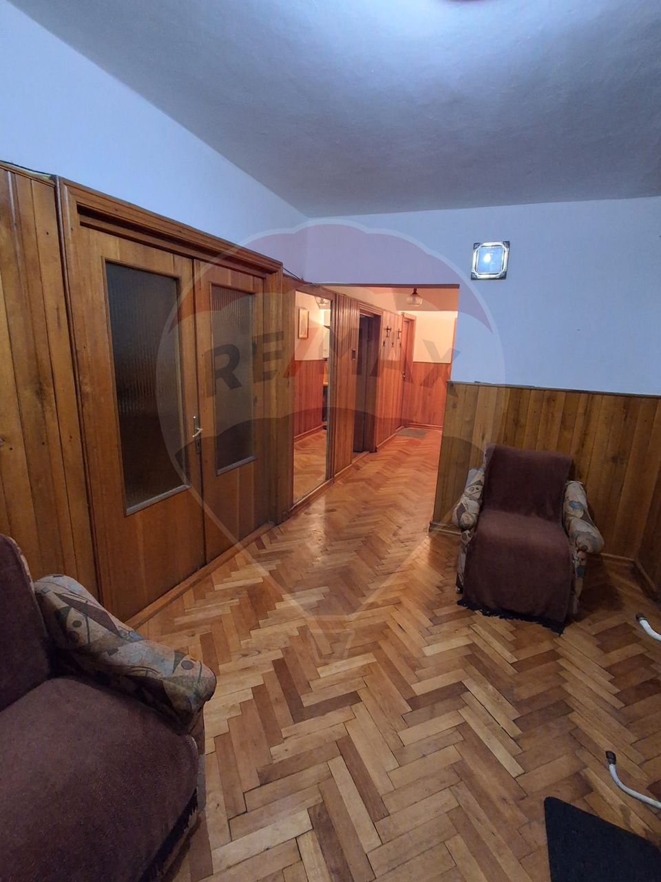 Apartament cu 4 camere de vânzare în zona Iosia