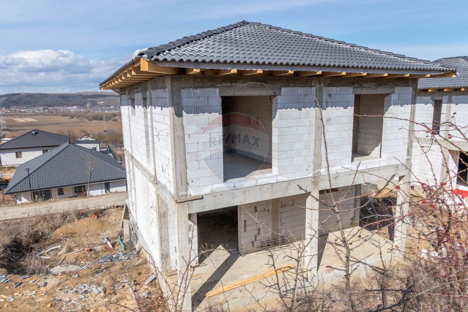 4 room House / Villa for sale