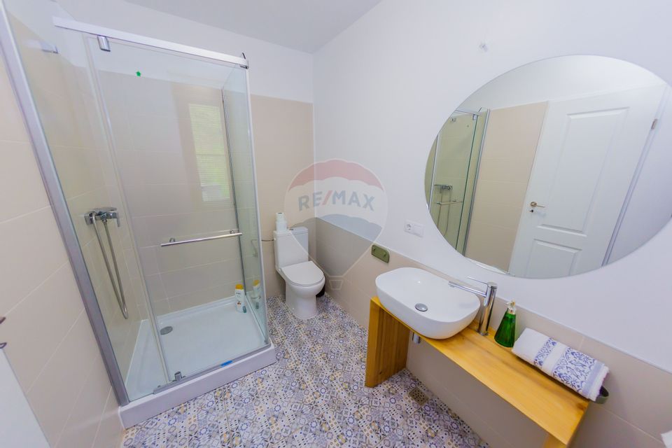 8 room House / Villa for sale