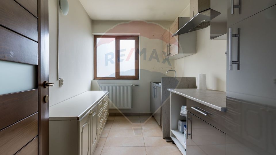 Casa cu 6 camere de vanzare, zona Centrala, Huedin