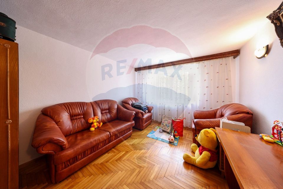 Vilă cu 4 camere de vânzare în zona Florilor