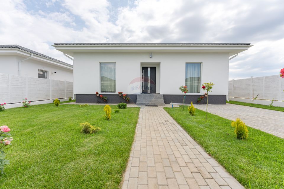 SMART villa with generous land in Proxim Residence!