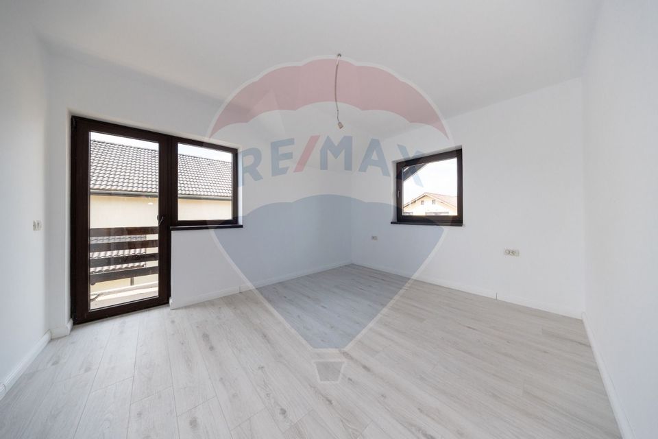 4 room House / Villa for sale