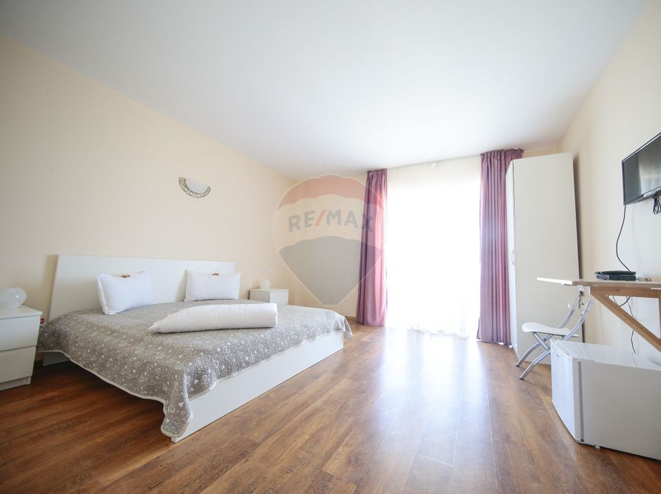 18 room Hotel / Pension for rent