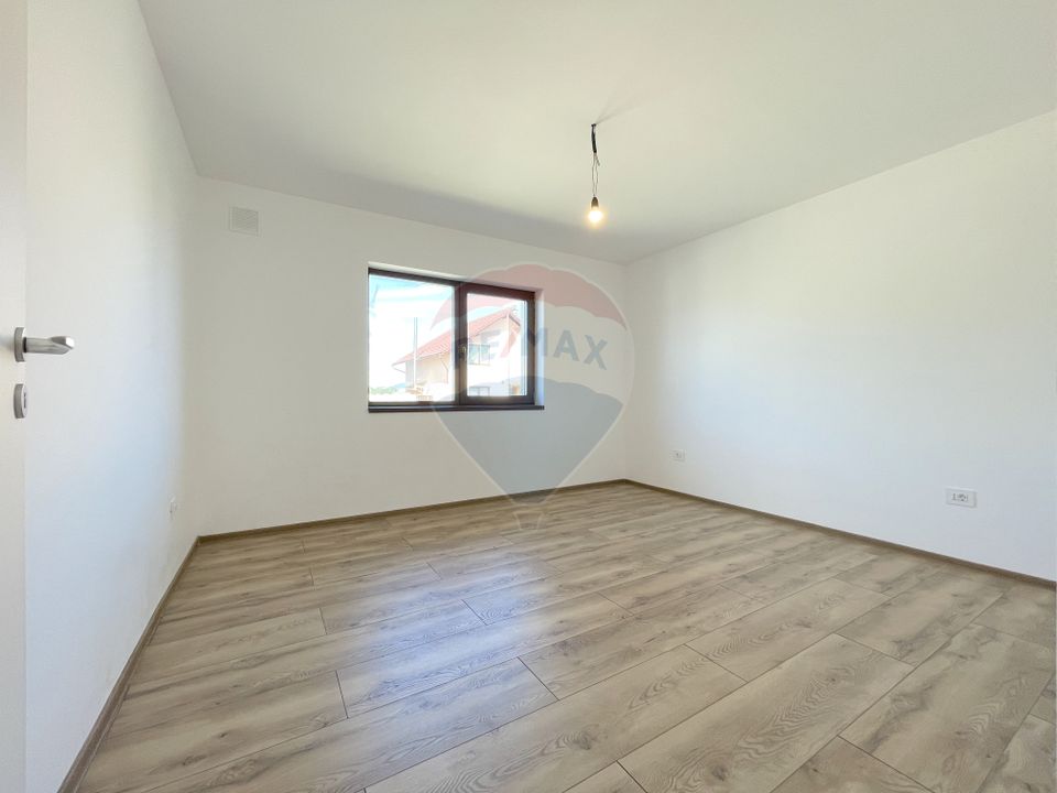 !! VANDUT !! Casă individuala, parter, 1400 mp teren, Sanpetru