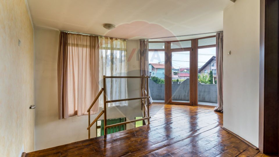 Casa cu 6 camere de vanzare, zona Centrala, Huedin