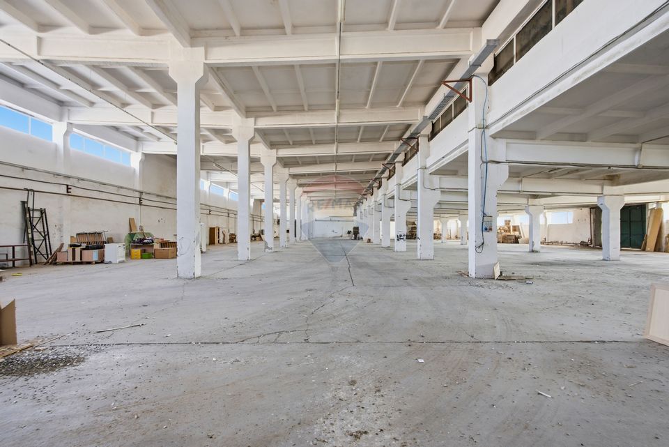 Teren Industrial de Vânzare 4.4 Ha - Zona industrială - Hârlău