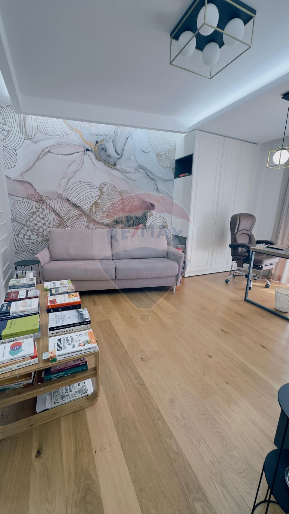 Proprietate premium în Filiași, locuință de lux cu spații comerciale