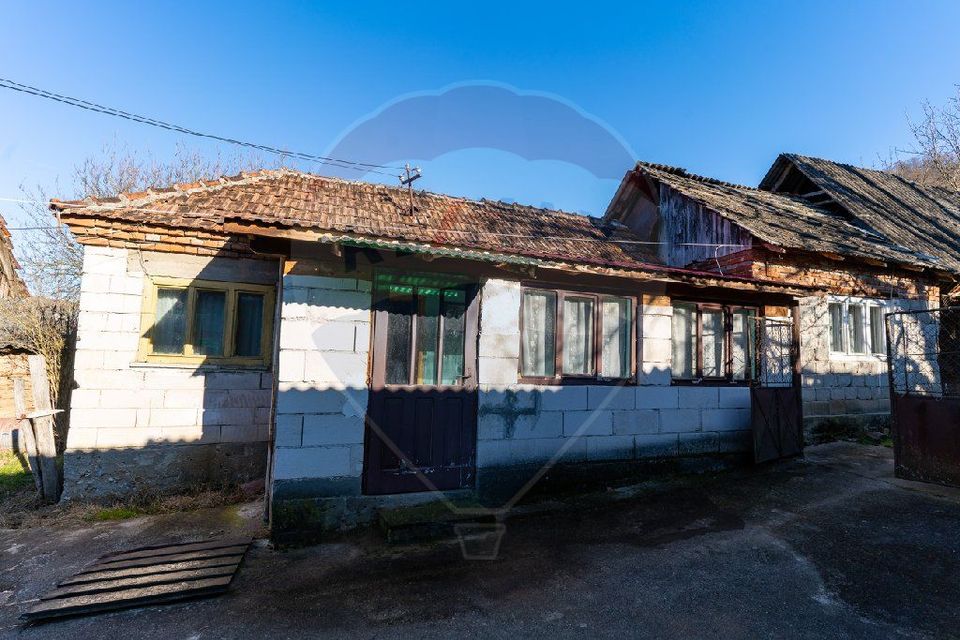 Casă / Vilă cu 4 camere de vânzare