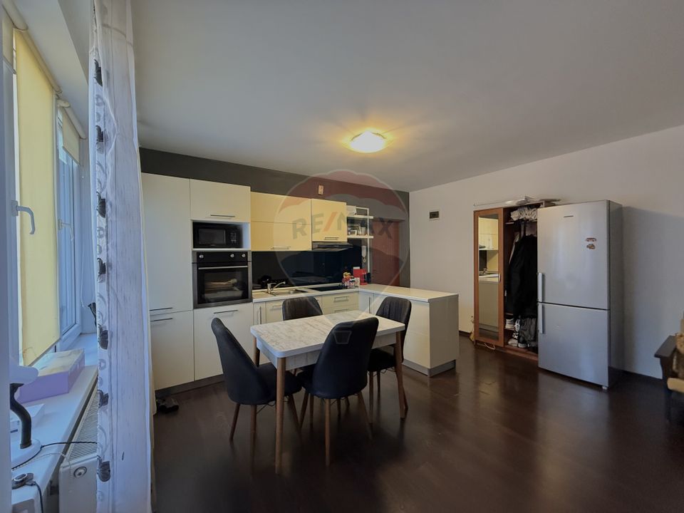 COMISION 0% Apartament cu 3 camere de vânzare cu parcare, Floresti