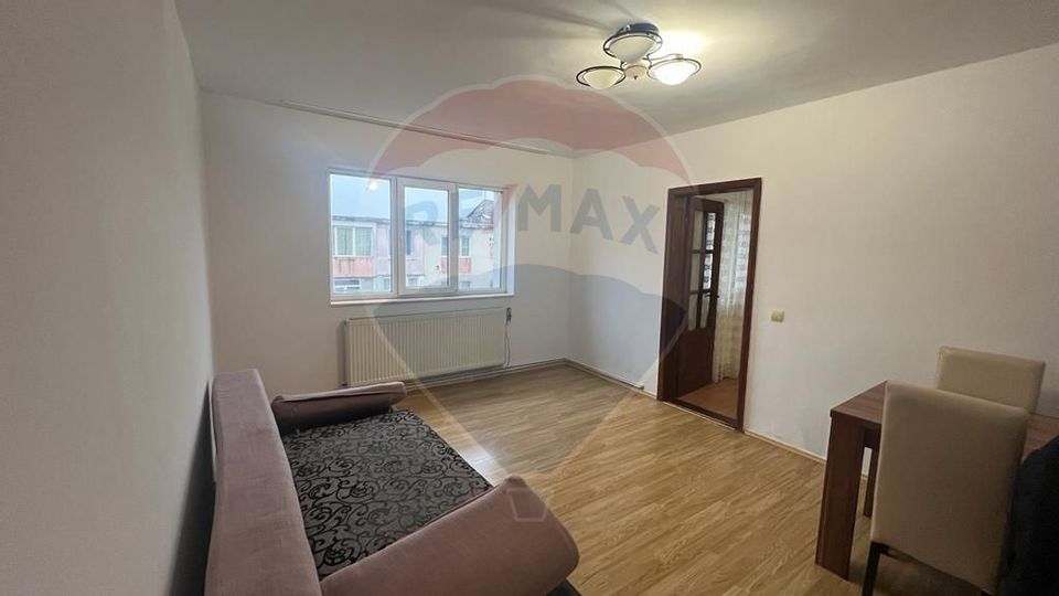 Apartament cu 2 camere de vânzare în zona Hotvon