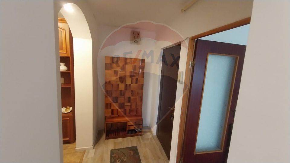 Apartament cu 3 camere decomandate în Lapus-Decebal
