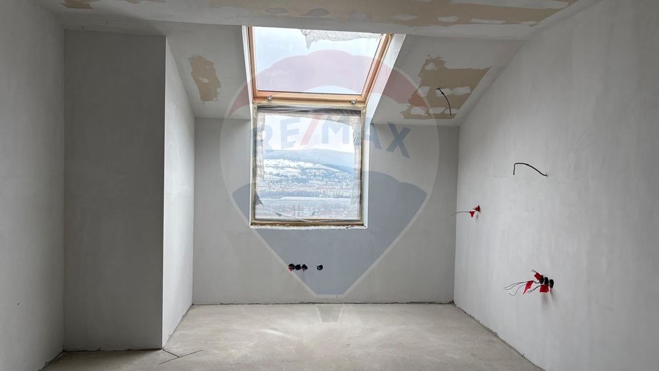 Casa noua, premium, cu panoramă superbă asupra orașului