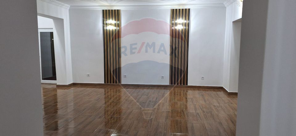 80sq.m Commercial Space for rent