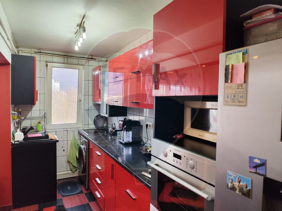 Apartament cu 3 dormitoare pe str. George Cosbuc