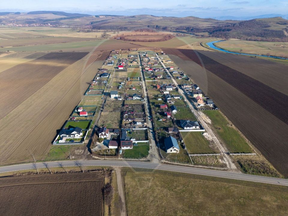 Land 700sqm Bod / Strada Caraiman