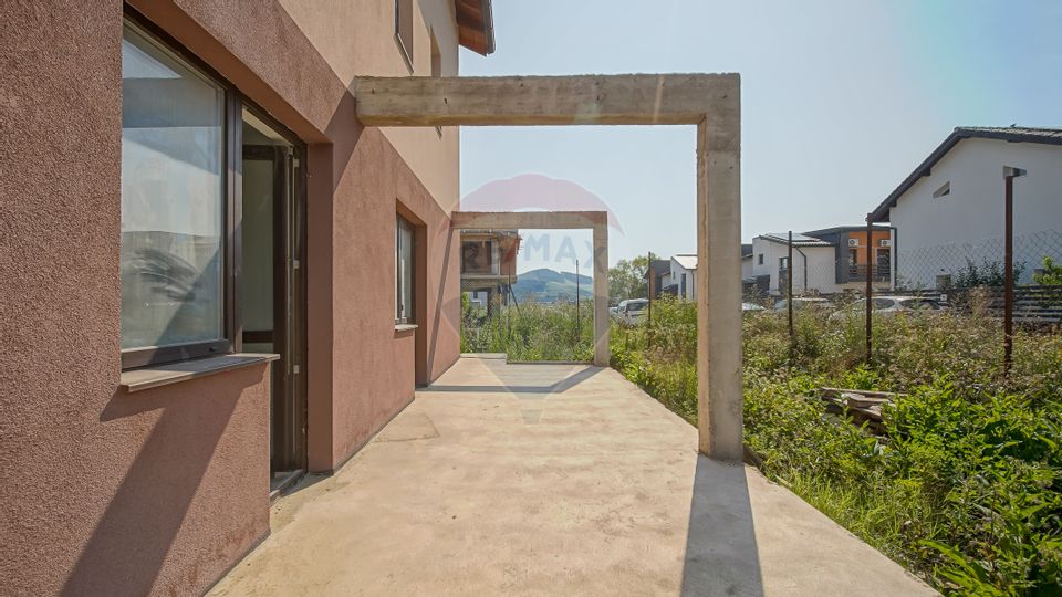 Comision 0 %! Casă de vânzare, Sânpetru!