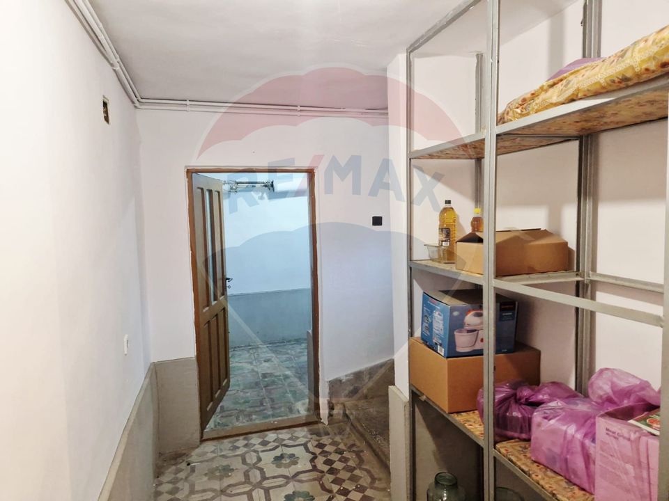 Casă / Vilă  str. Ana Ipatescu S+P+1 , 5 camere , teren - 252 mp
