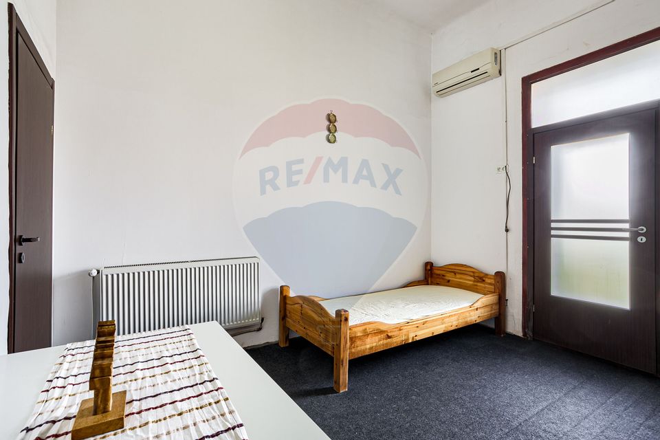 Apartament cu 1 camera în zona Centrala, str Episcopiei, curte comuna