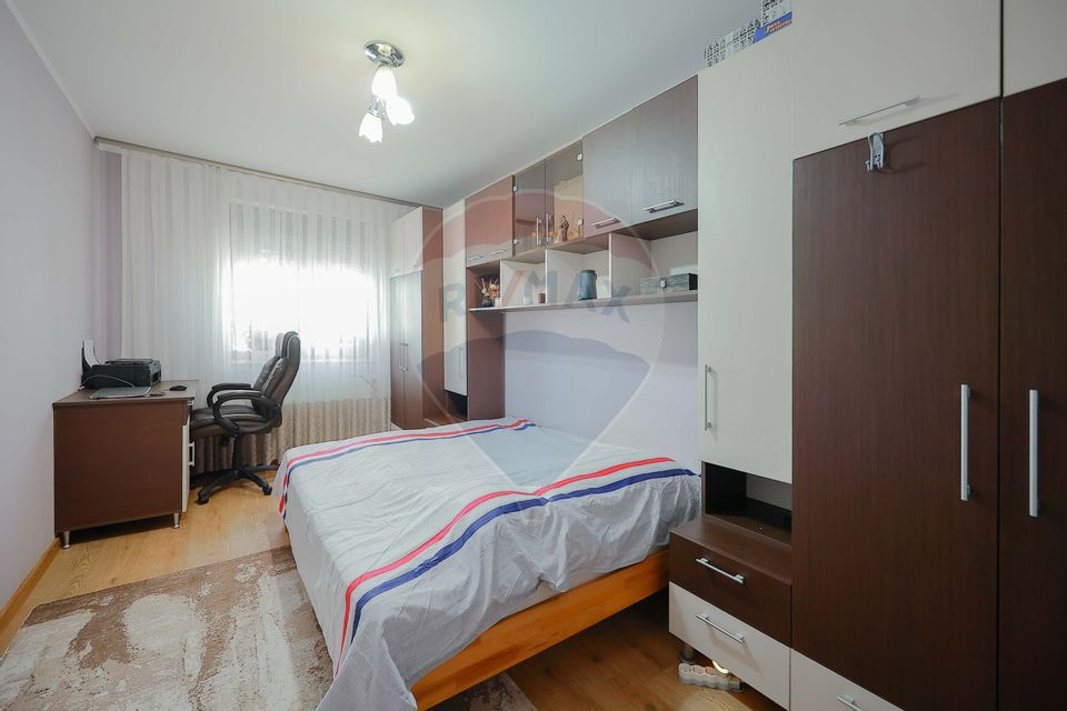 De vânzare Apartament cu 4 camere, lângă Podul Centenarului