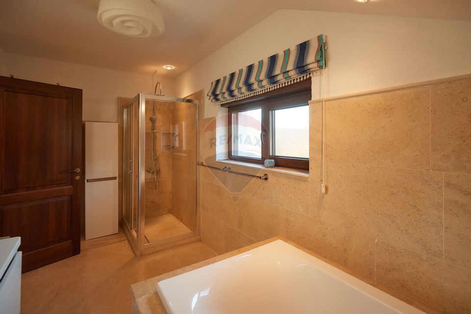 Casa / Vila cu 4 camere de vanzare la doar 30 de minute de Cluj