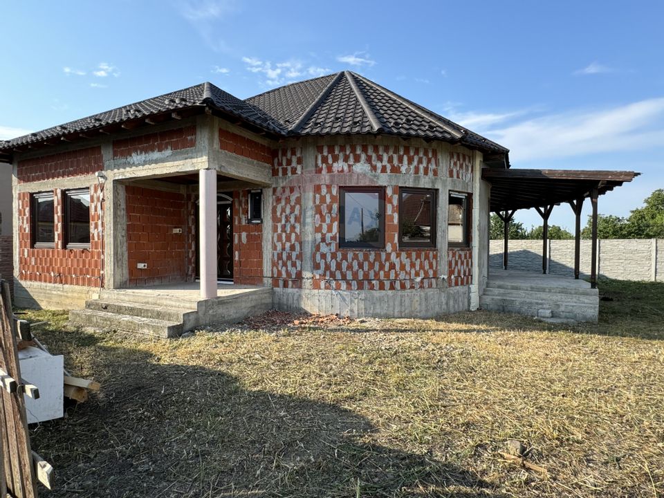 Casă cu 3 camere de vânzare, la roșu,Tămășeu jud. Bihor