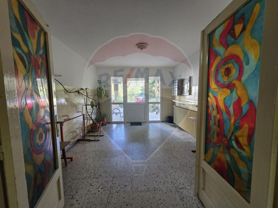 DE VANZARE Apartament cu 3 camere în zona Titan