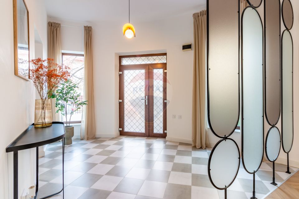 Casă individuala în Aviatiei, adiacent Bulevardul Aerogarii, 4xparcare